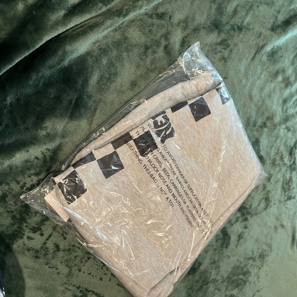 Neff Sweatpants - Picture 2 of 4